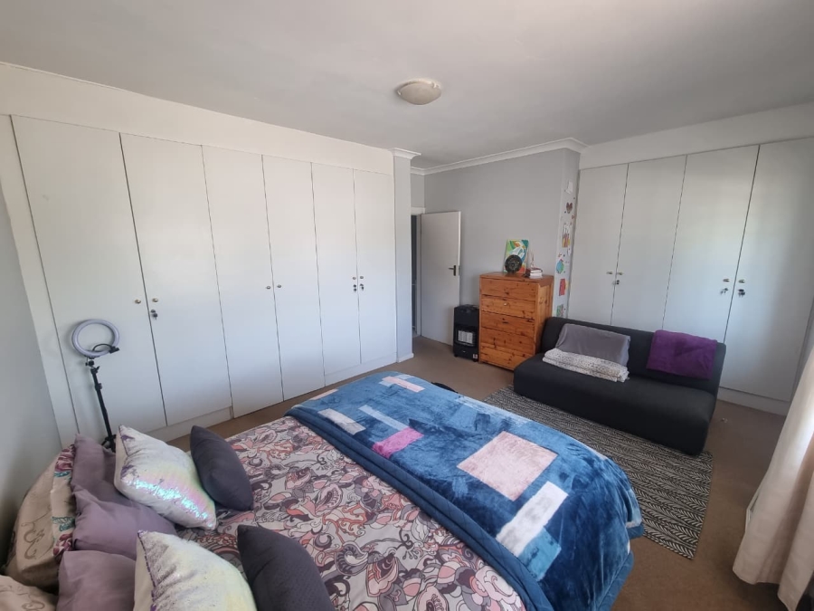 To Let 4 Bedroom Property for Rent in Claremont Western Cape